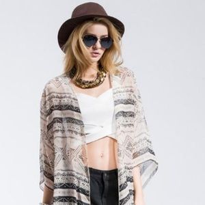 THE DAISY 3/4 SLEEVE KIMONO